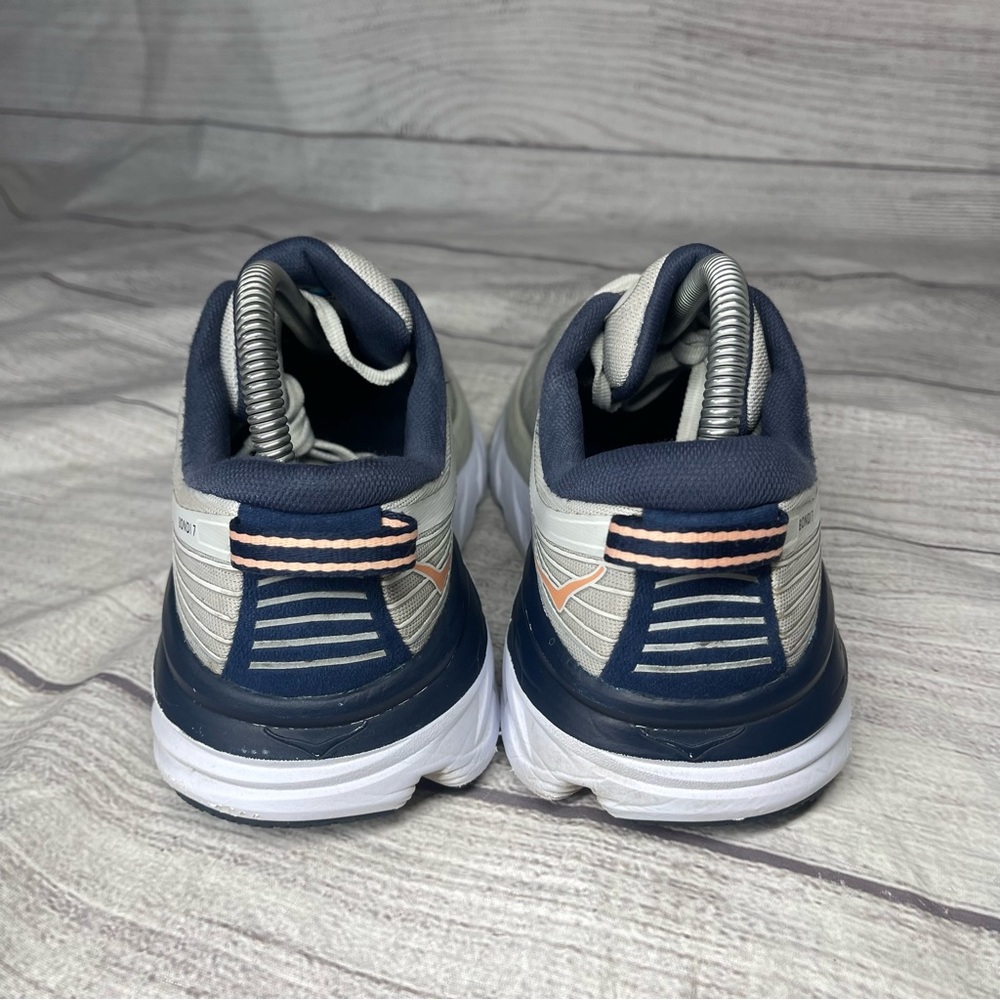 Hoka One One Women's 8 D (Wide) Bondi 7 Gray Running Shoes - Picture 4 of 7